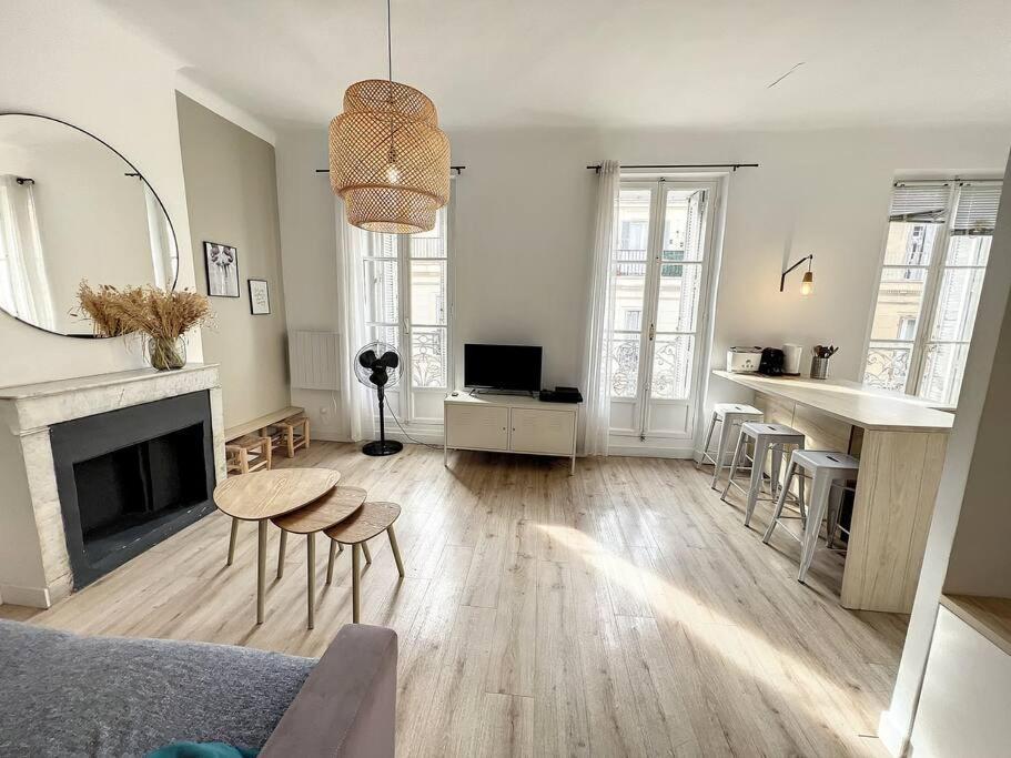 Place - Appartement Lumineux Au Coeur De La Joliette Marseille Bagian luar foto