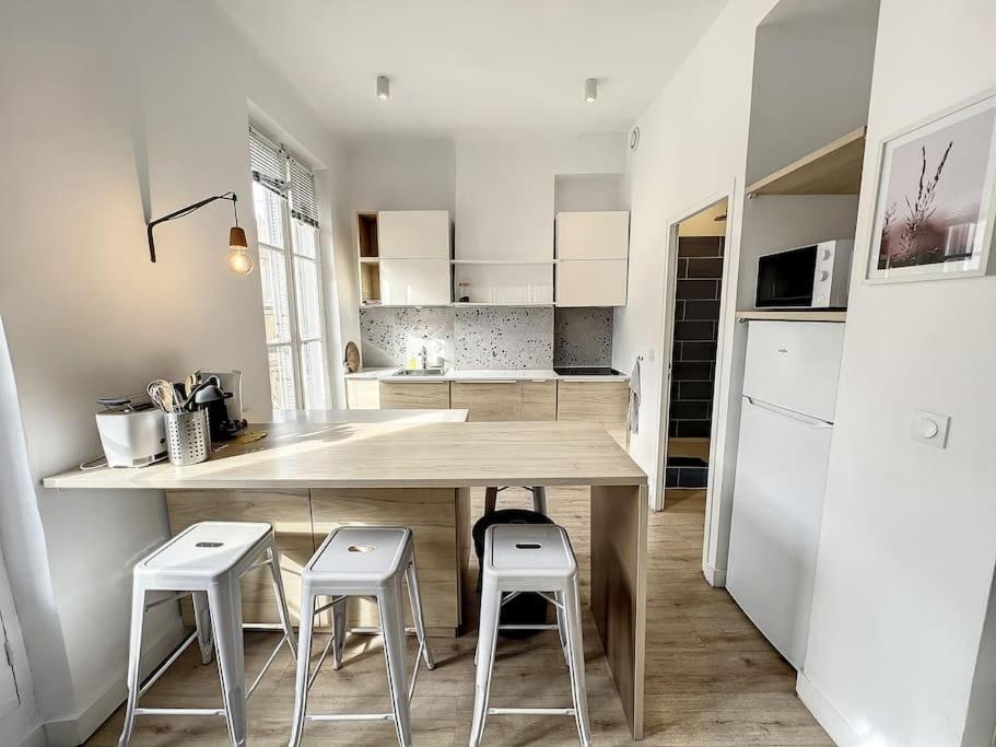 Place - Appartement Lumineux Au Coeur De La Joliette Marseille Bagian luar foto